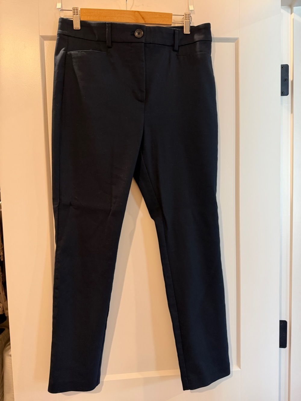 Loft Sutton Skinny Size 6 Navy Blue Pants
